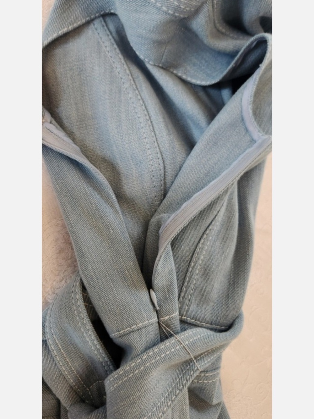 Akris Punto Women's Soft Light Blue Denim Jeans- NEW - Picture 2 of 9